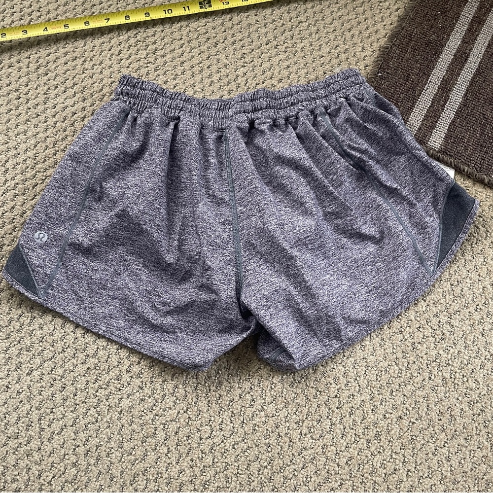 lululemon athletica hotty hot shorts size 8 4” inseam tall gray